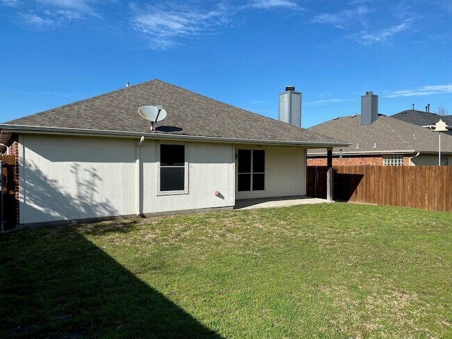 Building Photo - 9909 Carter Dr