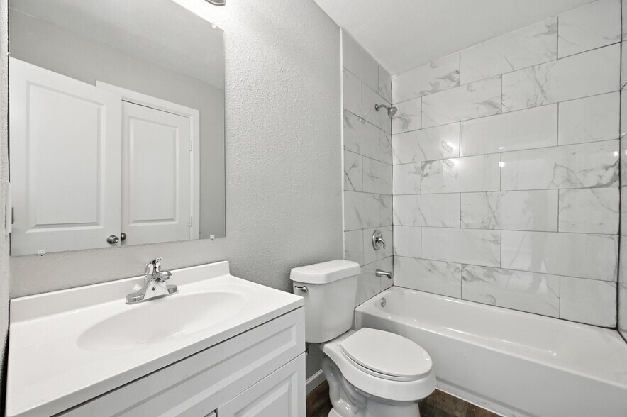 Building Photo - 2837 Avenue A