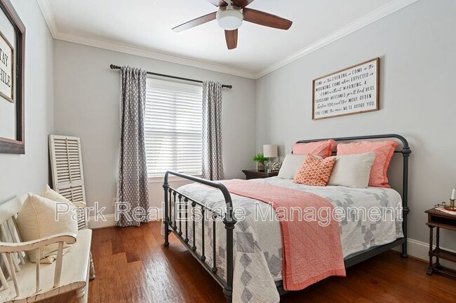 Building Photo - 215 Harrison Pond Dr