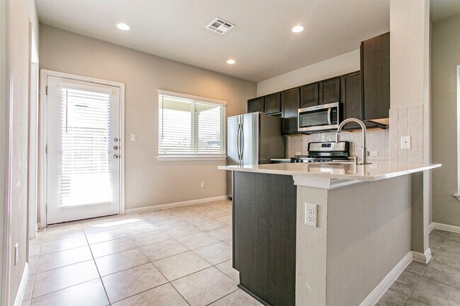 Building Photo - 133 Duck Creek Trail
