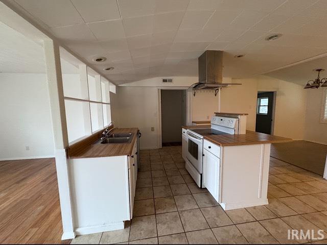 Building Photo - 2912 N Westwood Rd