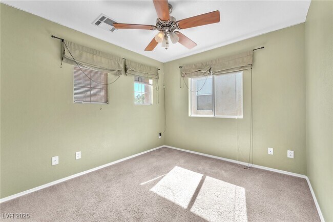 Building Photo - 2526 Begonia Valley Ave