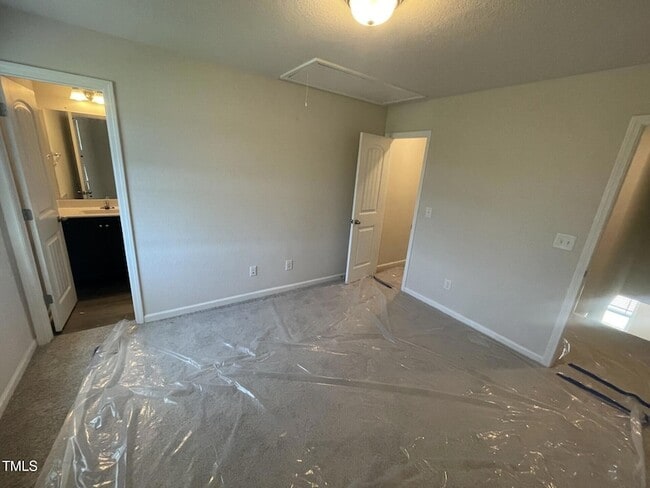 Building Photo - 2027 Wiggins Village Dr