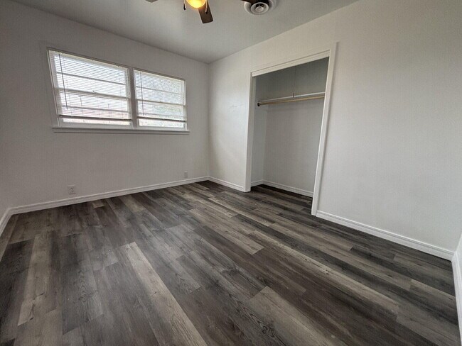Building Photo - 2406 48th St