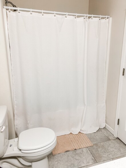 Building Photo - 1903 SE Silktassel Wy