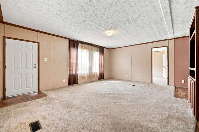 Building Photo - Spacious 3-Bedroom Rental on 1 Acre