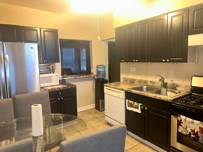 Building Photo - 3752 W Giddings St