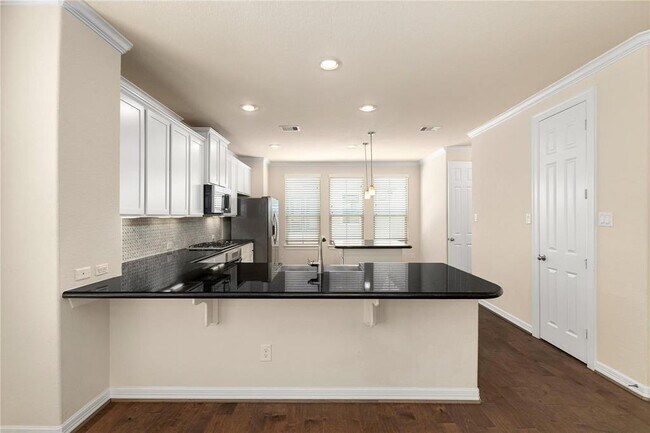Building Photo - 1511 Peyton Oaks Pl