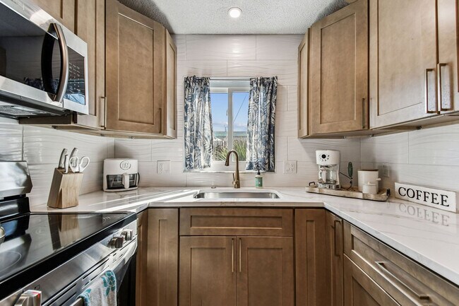 Building Photo - 11250 2nd St E