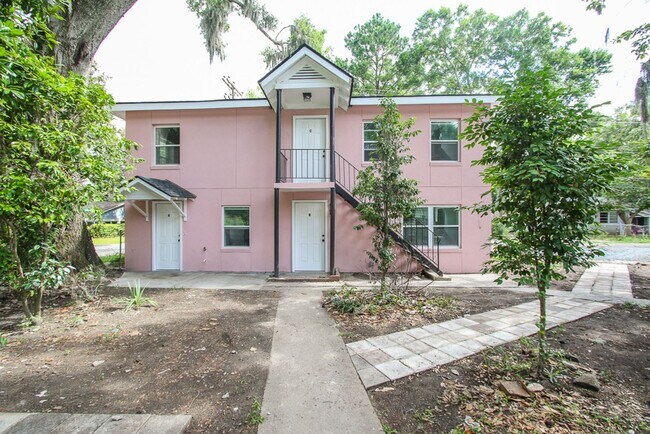 Building Photo - Adorable New Build 1-Bedroom Apartment
