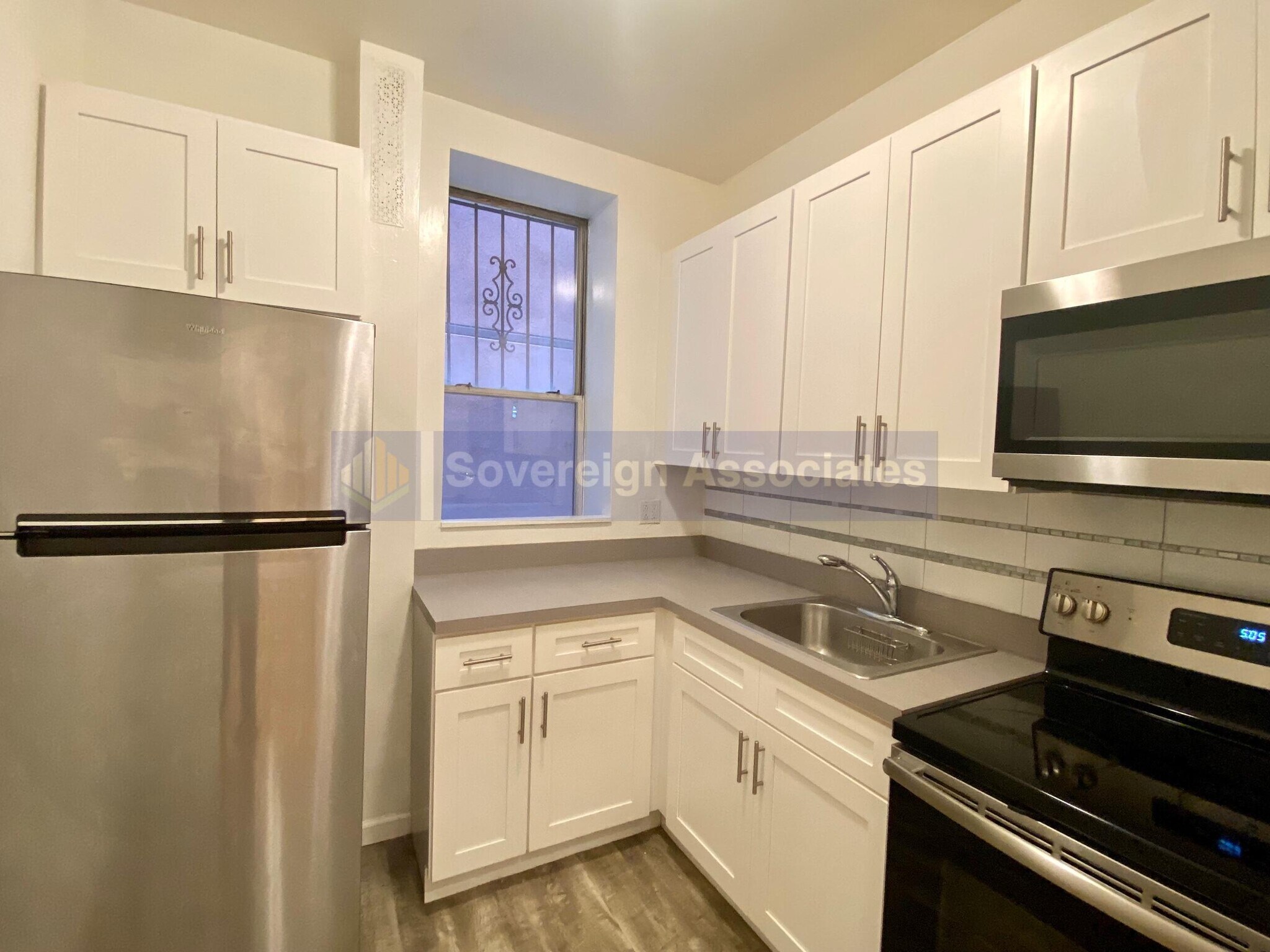 Building Photo - 201 W 105th St
