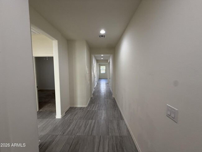 Building Photo - 8716 E Navarro Ave