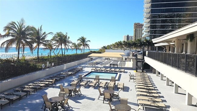 Building Photo - 1965 S Ocean Dr