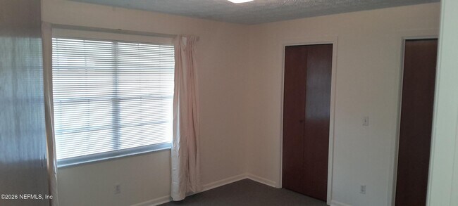 Building Photo - 4027 Everett Ave