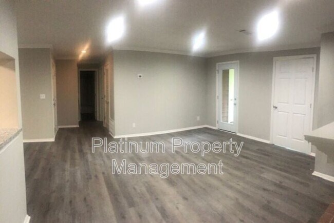 Building Photo - 5557 Mountain Springs Cir