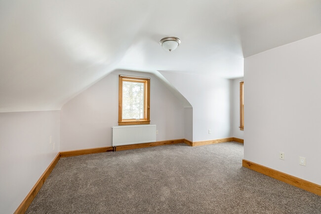 Building Photo - 14 Browns Ln