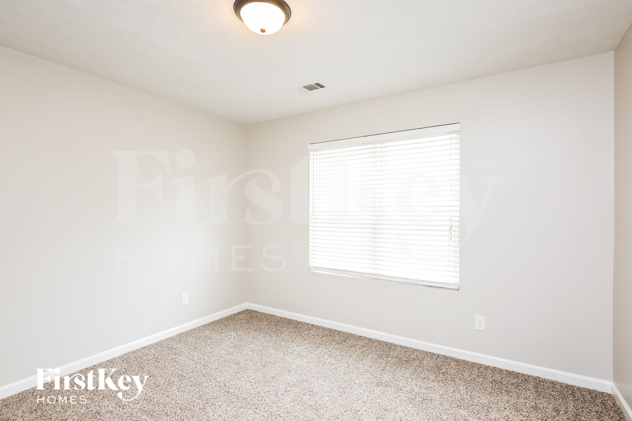 Building Photo - 7064 Saratoga Dr