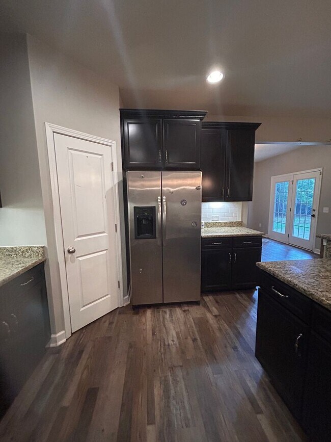 Building Photo - Huge 4BR home in beautiful neighborhood Wellborn Village in Ladson!