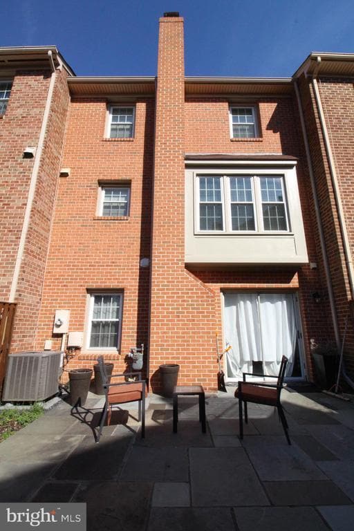 Building Photo - 3139 Stratford Ct