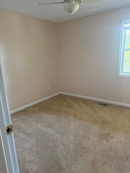 Building Photo - 343 Hobson Dr