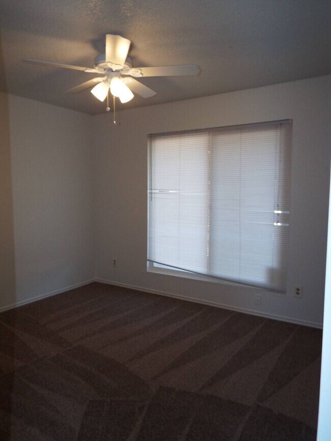 Building Photo - 2 BEDROOM 2 BATHROOM TEMPE CONDO