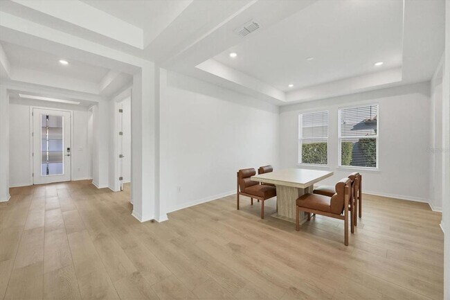 Building Photo - 7228 Great Egret Blvd