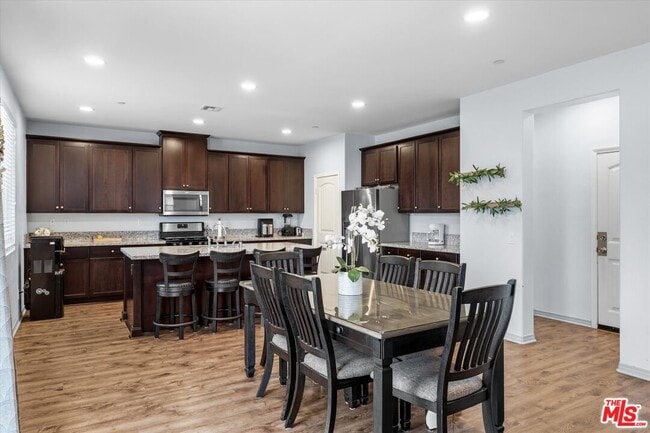 Building Photo - 24944 El Braso Dr