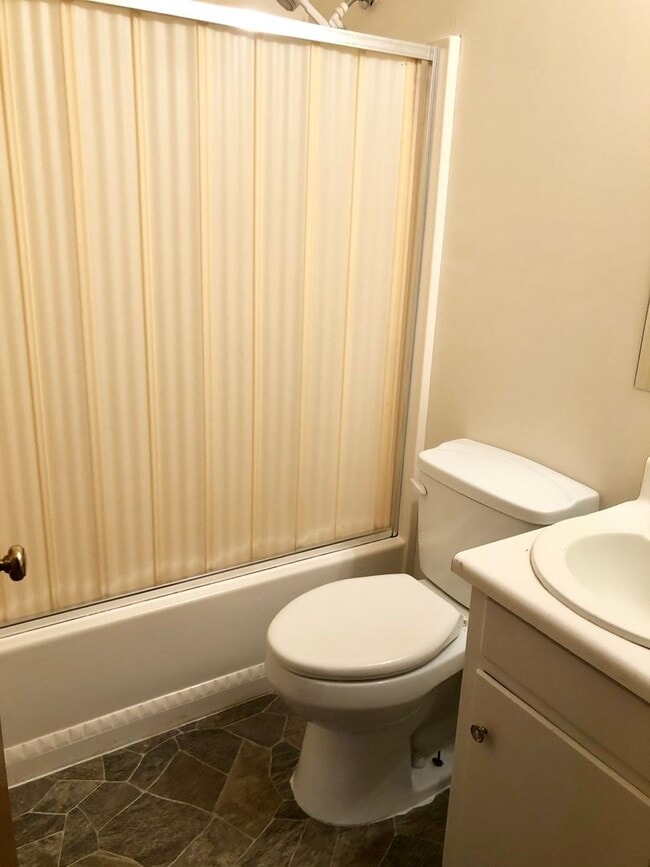 Building Photo - 812 Glenwood Rd