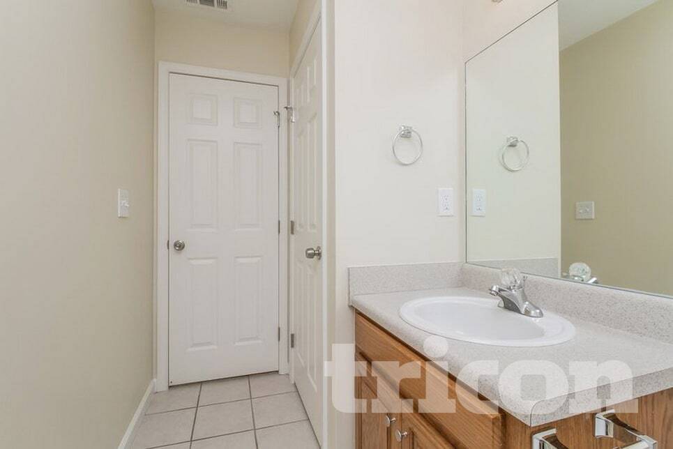 Building Photo - 9009 Macbeth Dr