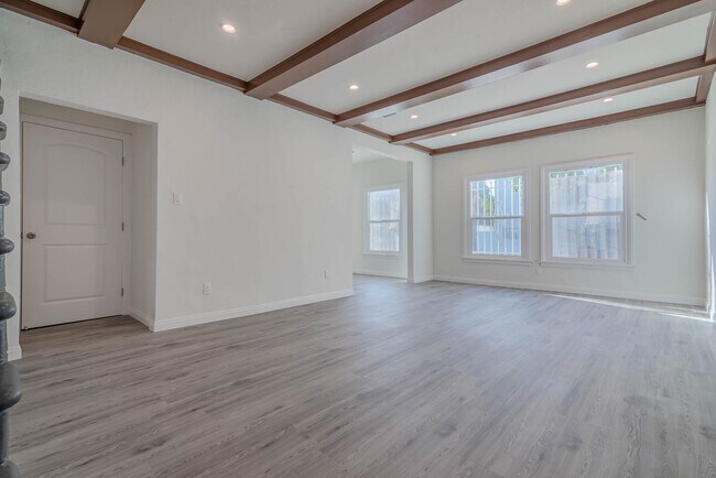 Building Photo - ogd400