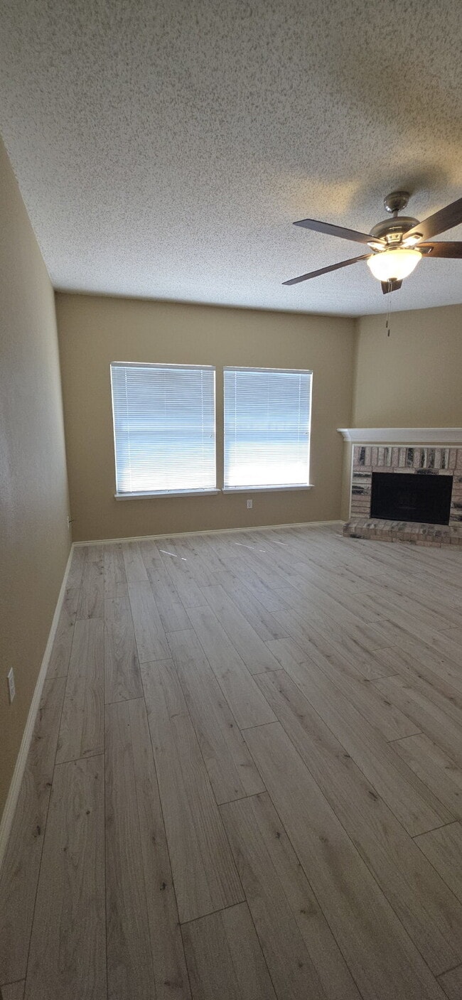 Building Photo - Beautifully Updated Arlington Home with Po...