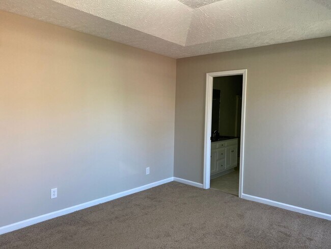 Building Photo - Charming 3-Bedroom Brick Home with Modern ...