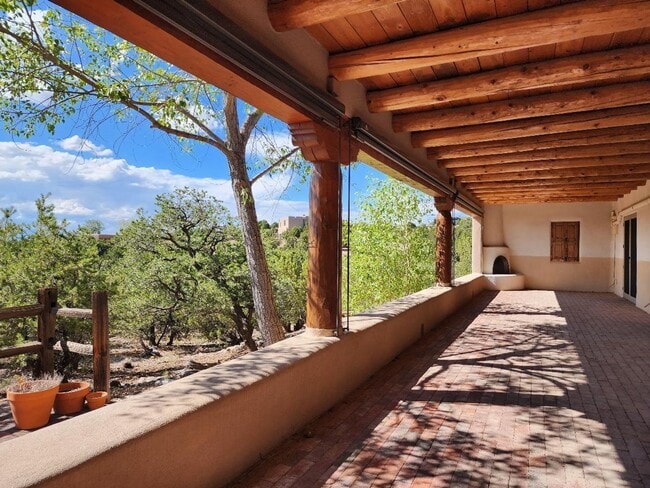 Building Photo - 4 Palentine Rd