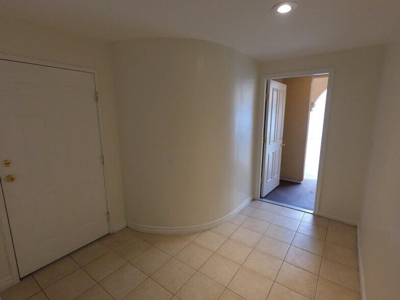 Building Photo - 8735 Cedros Ave