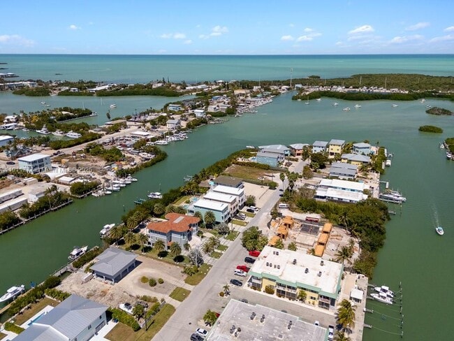 Building Photo - 112 Ave D