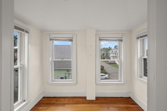 Building Photo - 7 Perham St