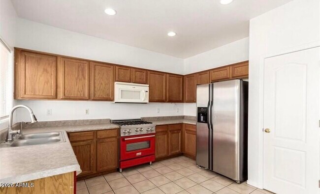 Building Photo - 11625 W Monroe St