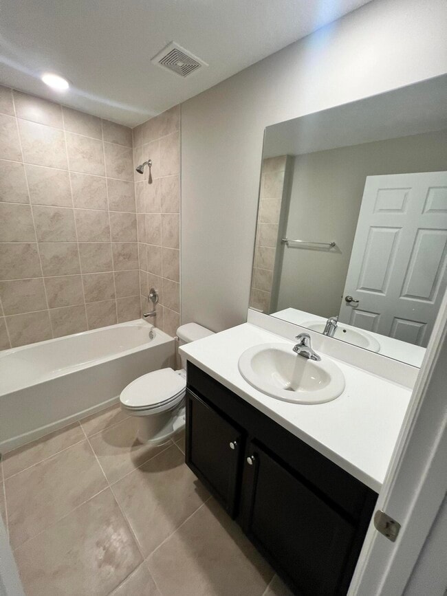 Building Photo - 5951 NW Baynard Dr