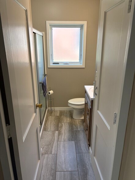 Building Photo - 2113 Broadlawn Rd