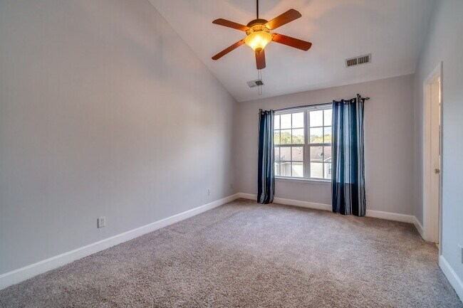 Building Photo - Spacious Lenox Village Townhouse: 3 Beds, ...