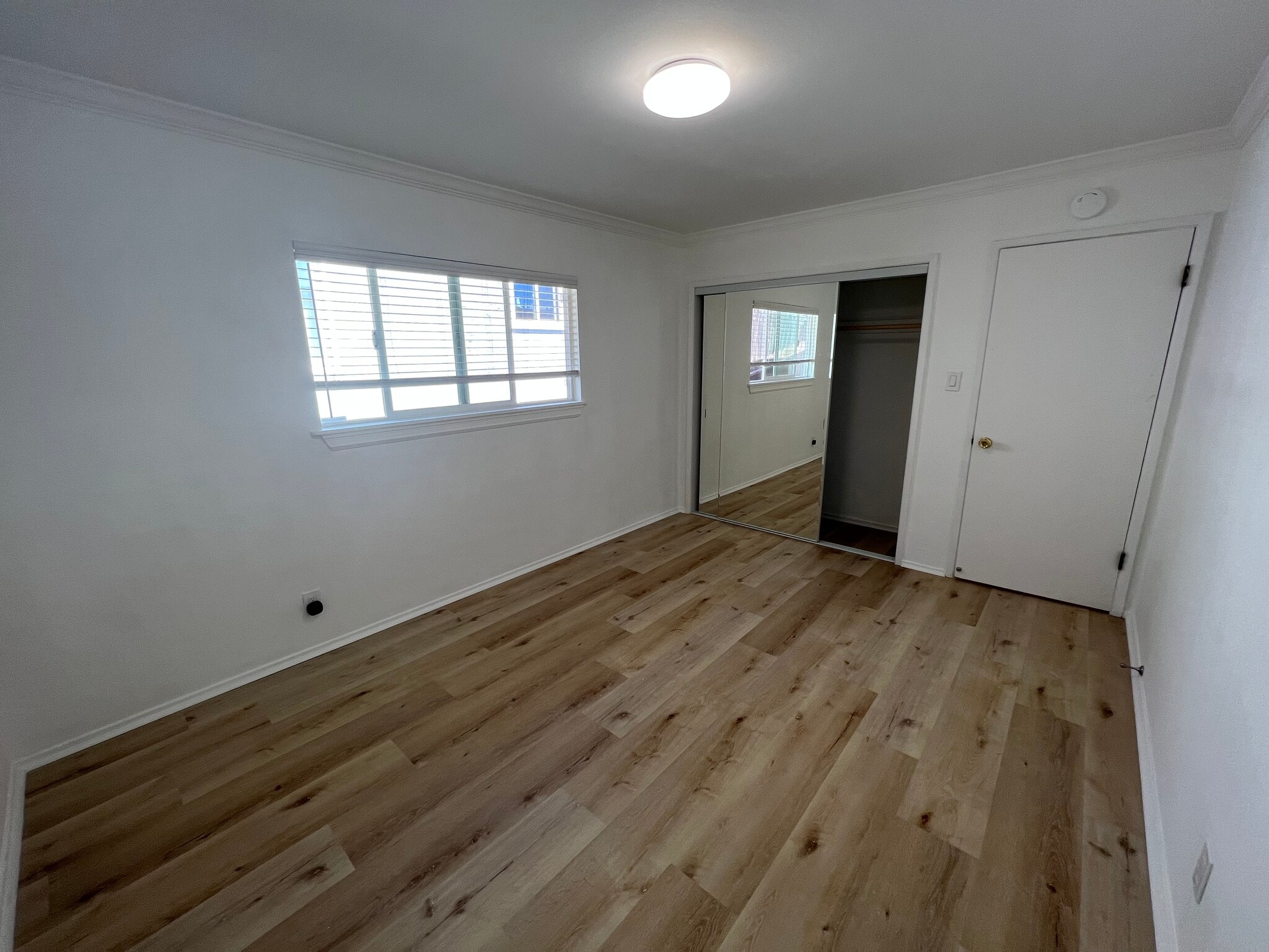 Bedroom. - 820 Gordon Ave