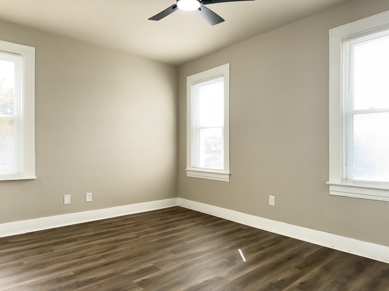 Building Photo - 123 Walnut Ave