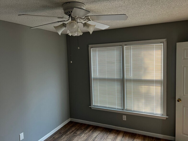 Building Photo - 109 Cypress Dr