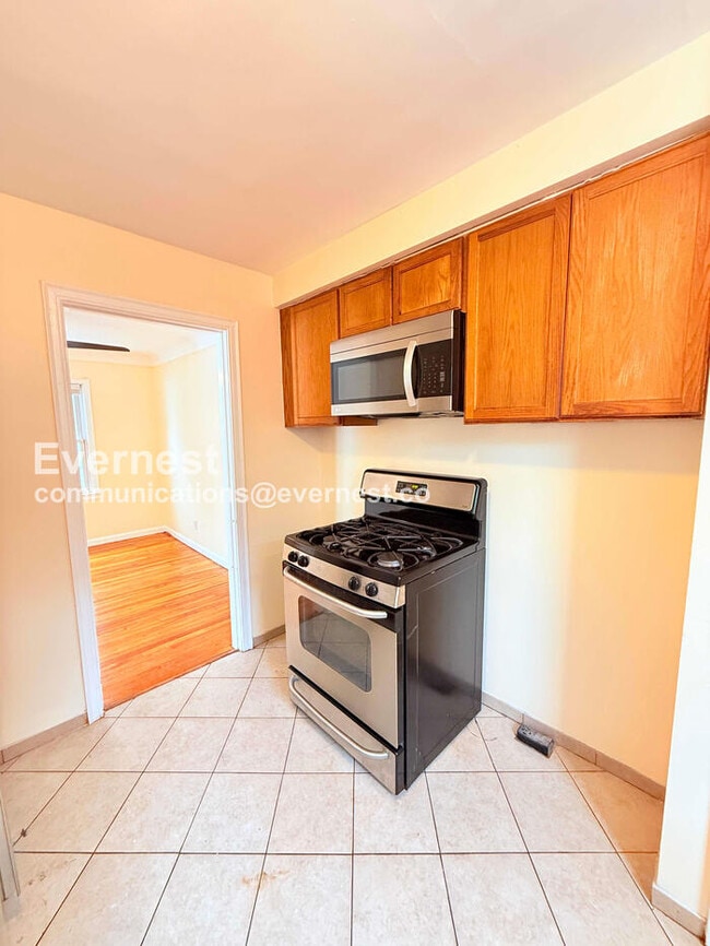 Building Photo - 8034 Hartwell St