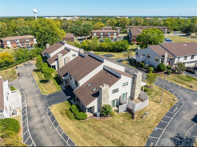 Building Photo - 2344 Fieldstone Cir