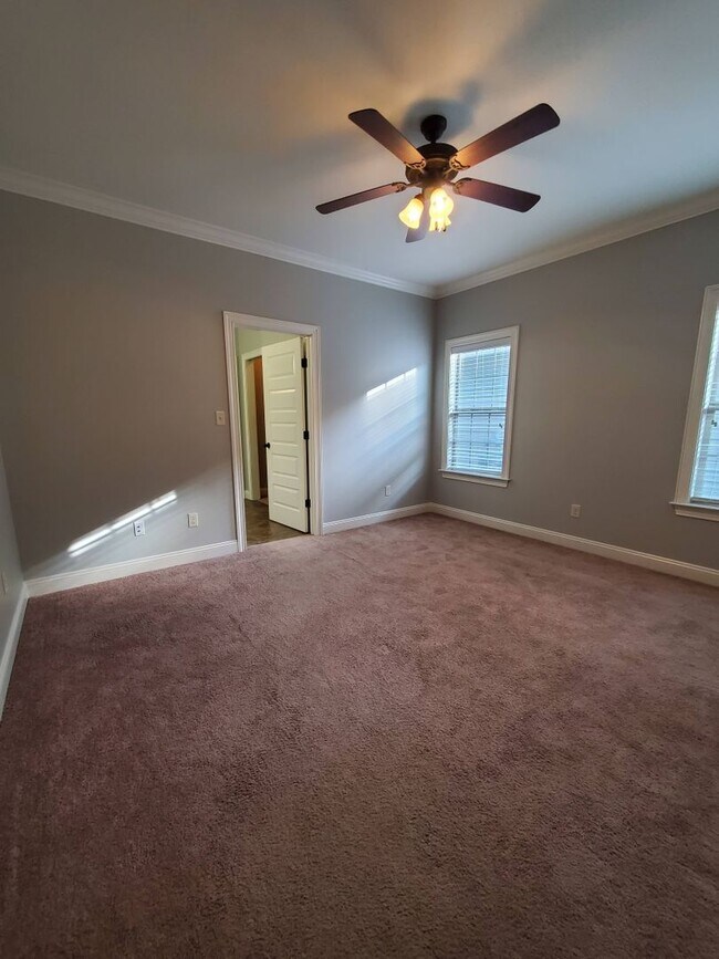 Building Photo - 3847 Napa Dr