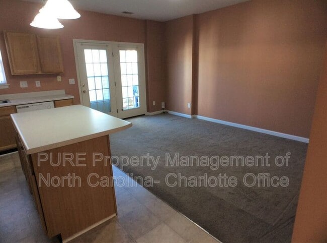 Building Photo - 18040 Delmas Dr