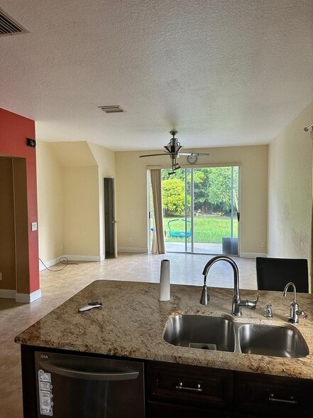 Building Photo - 6759 Silver Ridge Ln