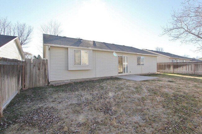 Building Photo - Immaculate Single-Level Home