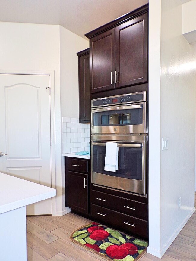 Building Photo - 6263 Saddlehorn Cir